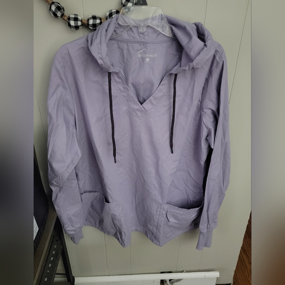 Long sleeve scrub top